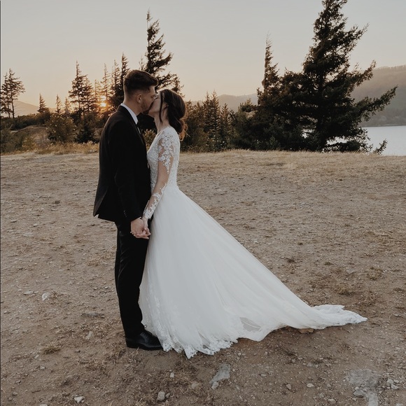 Meet your Posher, Jennifer - Picture 2 of 2